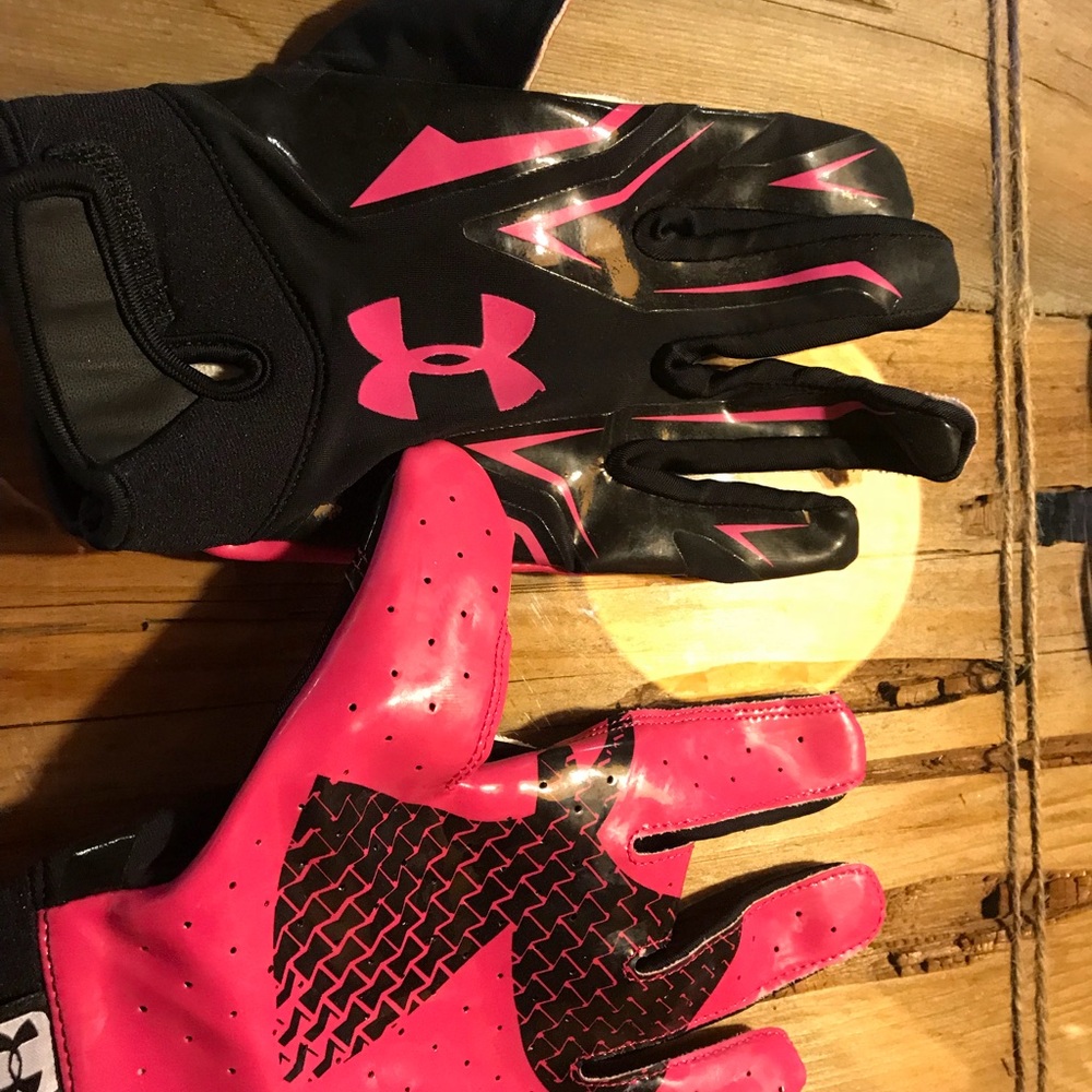 Underarmour football gloves